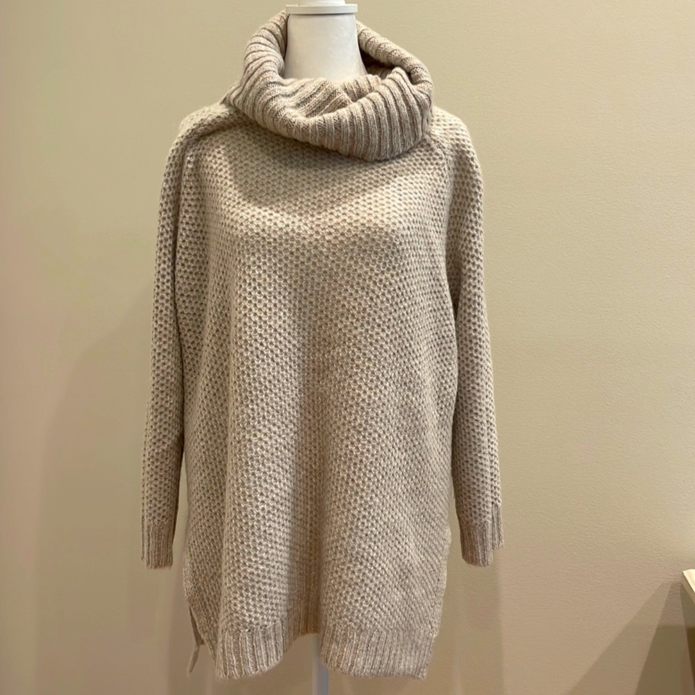 DKNYC cozy cowl neck, super soft sweater, medium
